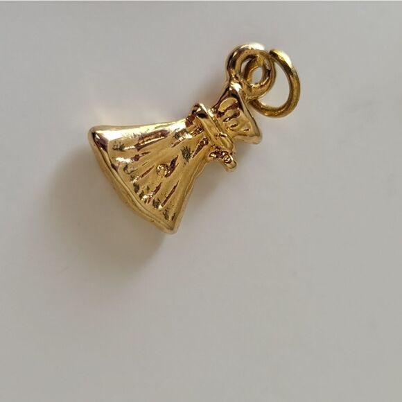 Charms 𝅺Bundle of Gold Tone Charms #0034 - Picture 11 of 13